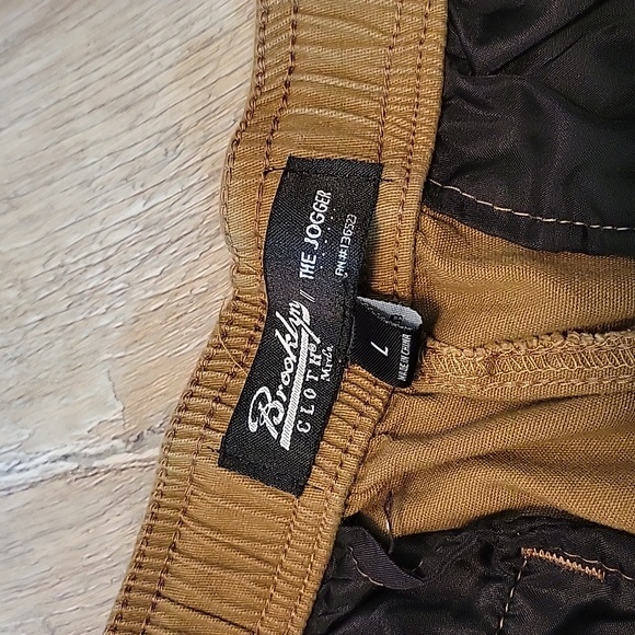 Joggers size large adjustable - Picture 4 of 7